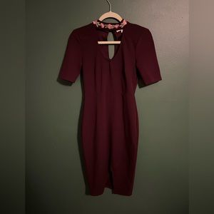 Medium burgundy midi-dress with floral neck
